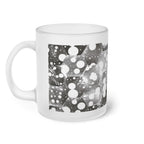 Mok van mat glas — Beker met abstract monochroom sneeuwvlokkenpatroon 