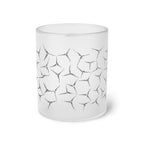Mok van mat glas — Koffiekopje met minimalistisch geometrisch bloemblaadjespatroon 