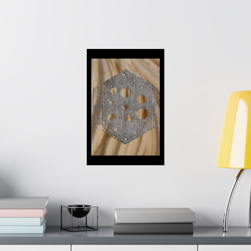 Abstracte zeshoekige textuurposter — Industriële geometrische wanddecoratie (mat, verticaal) 