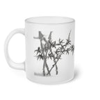Mok van mat glas — Minimalistische koffiekop met bamboe-inktkunst 