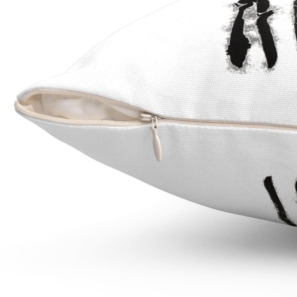 Sierkussen met bamboe-inktkunst — Minimalistisch zwart-wit, Aziatisch geïnspireerd decoratief kussen 