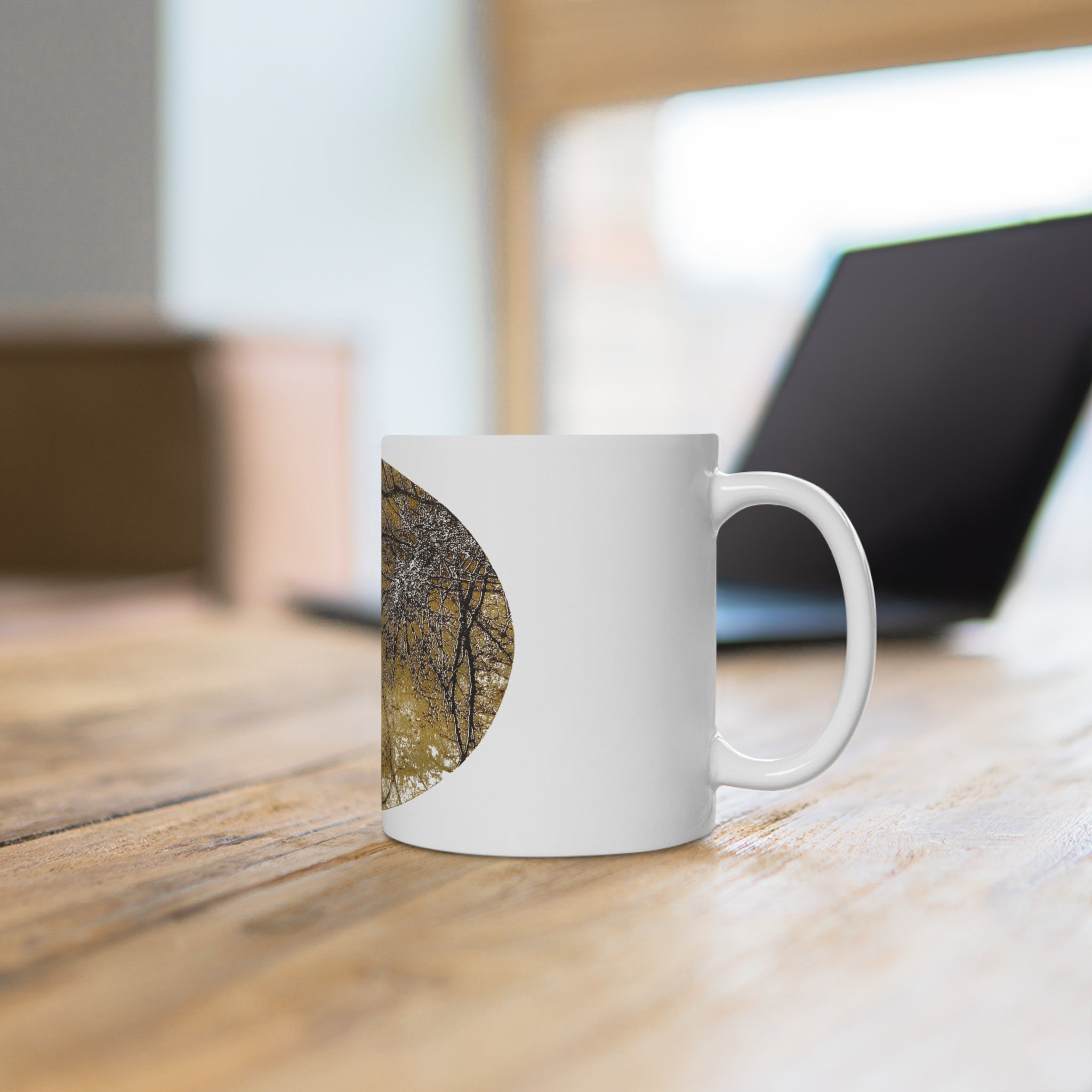 Abstract Gold Brushstroke Ceramic Mug — Modern Artistic Cup