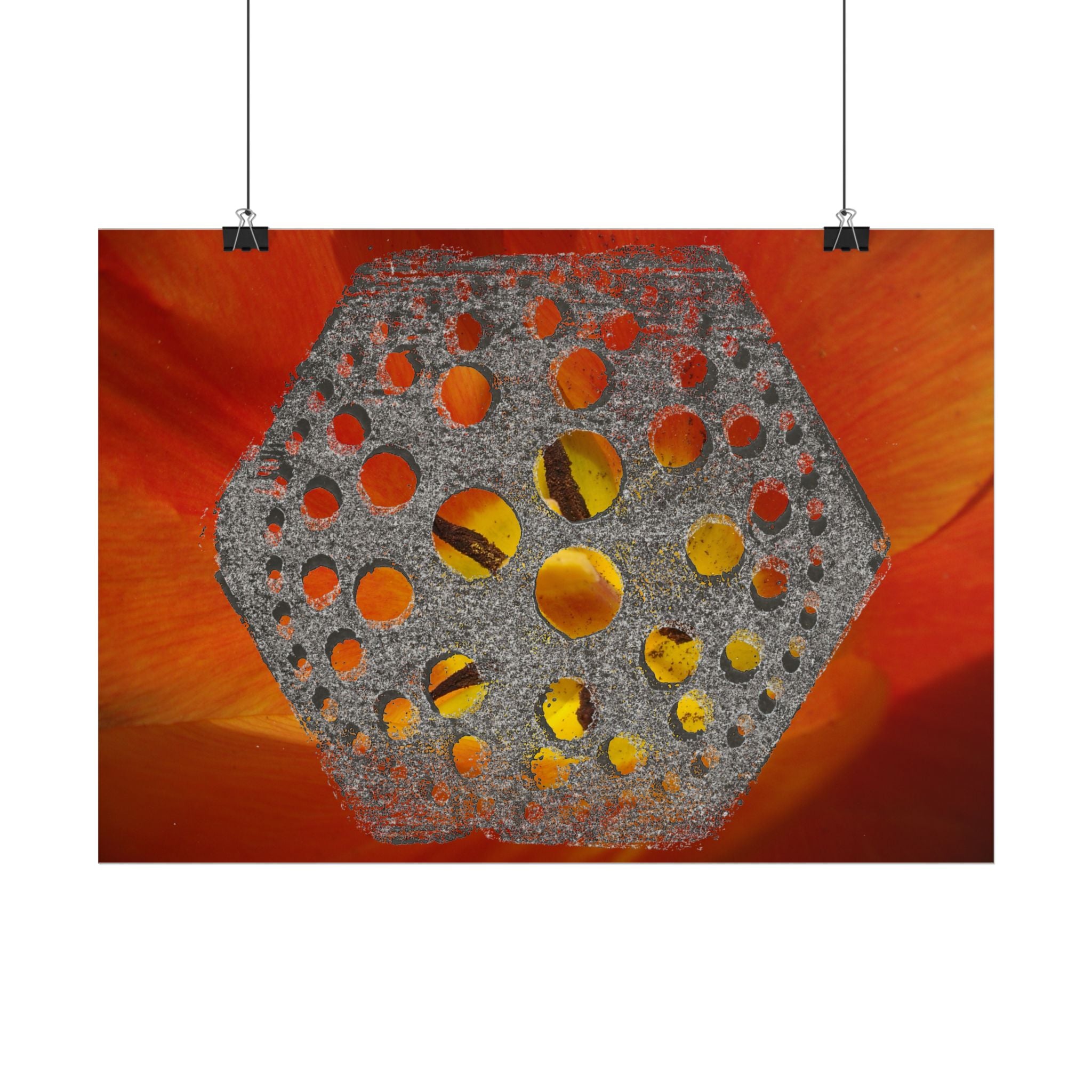 Abstracte poster met zeshoekig gatenpatroon | Oranje bloemenachtergrond 