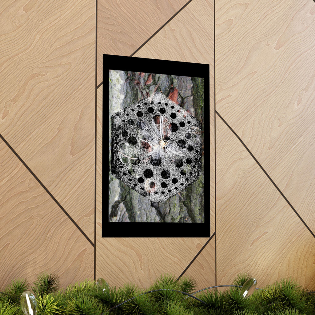 Abstracte natuurmandala poster — Zwart-wit paddenstoelen en boomschorskunst (matte verticale poster) 
