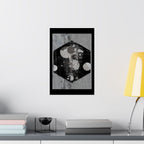 Abstracte zeshoekige maanposter op matte afwerking — Monochroom hemels wanddecoratie 