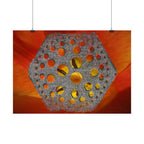 Abstracte poster met zeshoekig gatenpatroon | Oranje bloemenachtergrond 