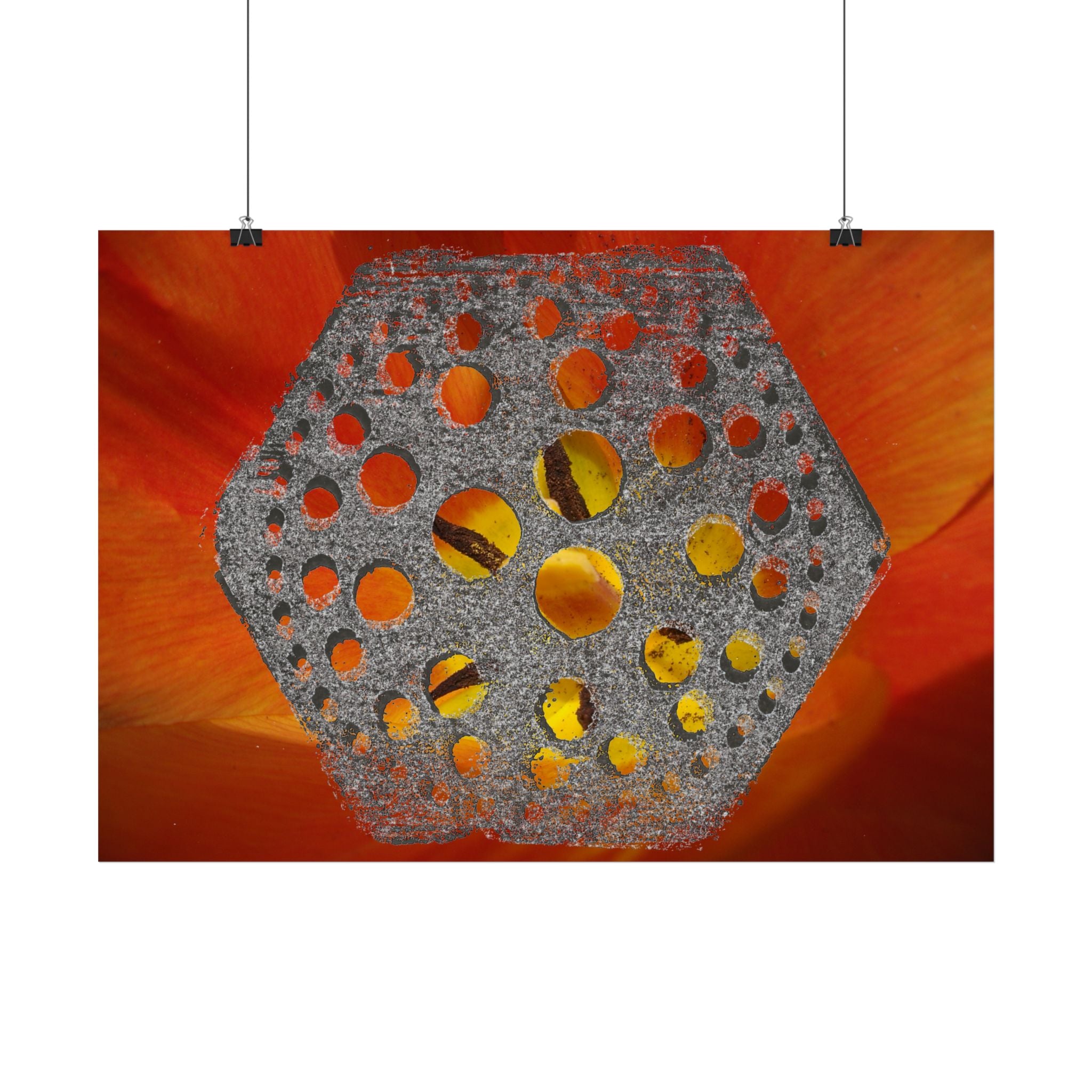 Abstracte poster met zeshoekig gatenpatroon | Oranje bloemenachtergrond 