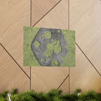 Matte horizontale poster met mosbegroeide maankrater — Botanisch groene maanwanddecoratie 