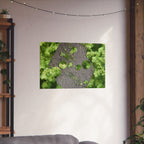 Abstracte poster met groen mos en verweerd metaal (mat) — Botanische natuur muurdecoratie (horizontaal) 