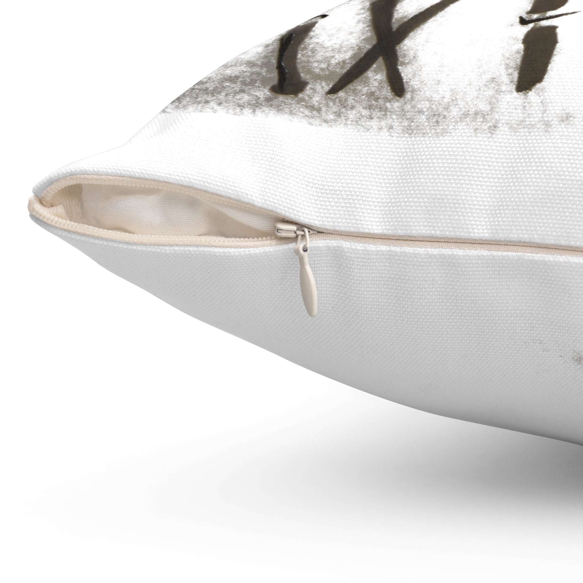 Kussen van gesponnen polyester met bamboe-inktmotief 