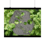 Abstracte poster met groen mos en verweerd metaal (mat) — Botanische natuur muurdecoratie (horizontaal) 