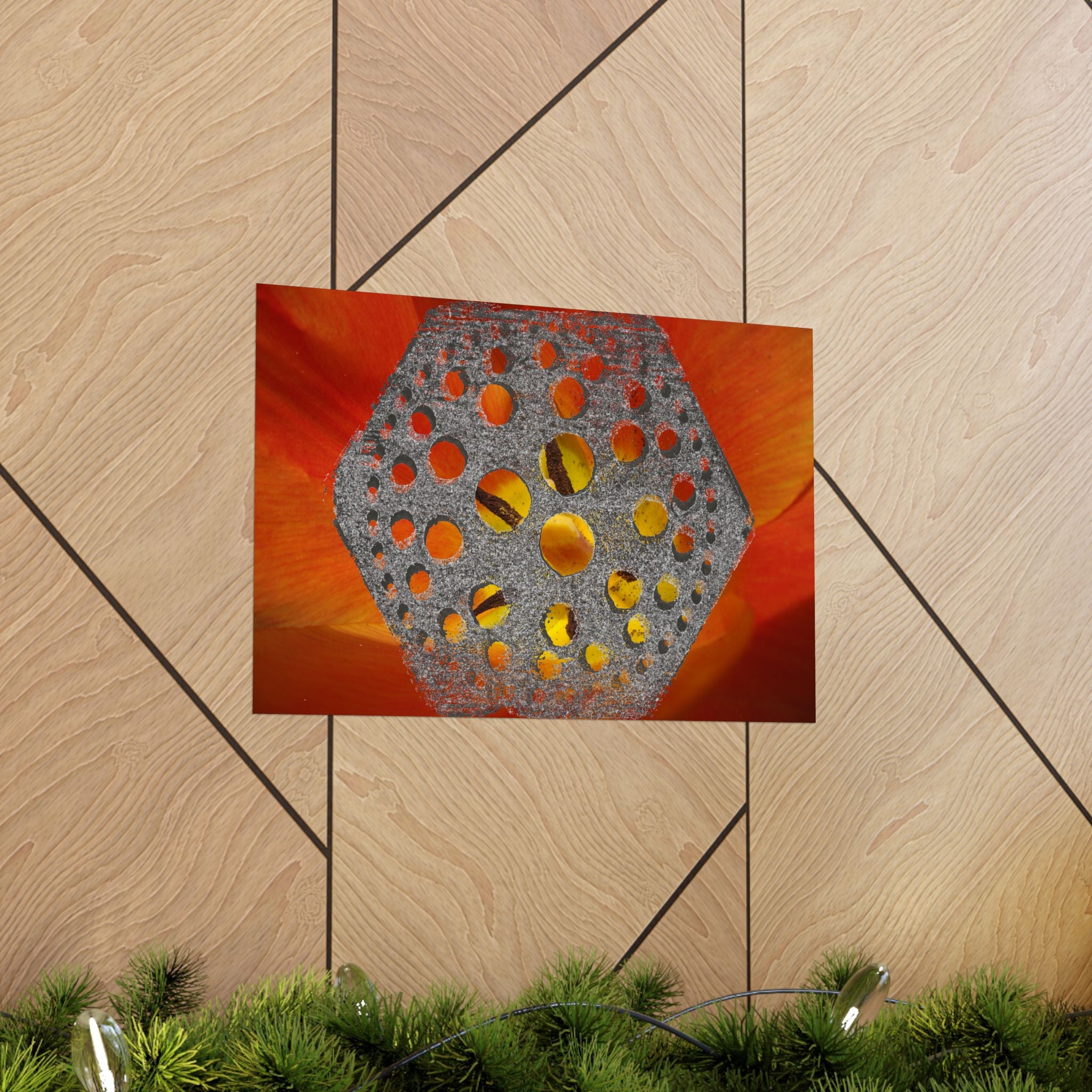 Abstracte matte poster met zeshoekig gatenpatroon | Oranje bloemenachtergrond 