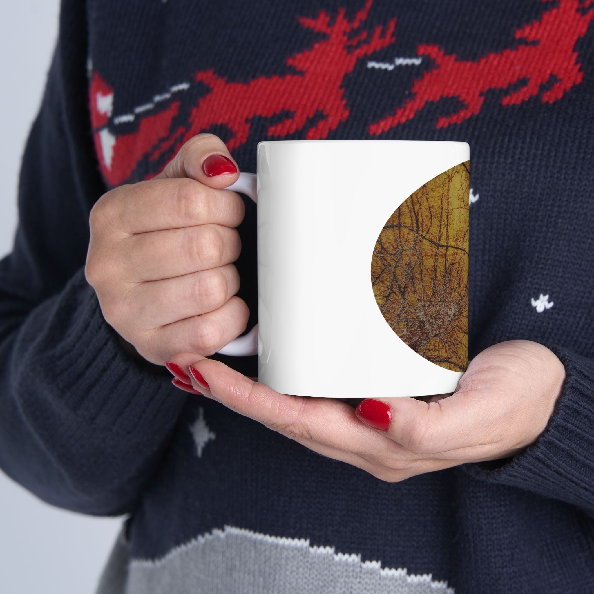 Keramische mok met herfstnerven — Organische herfsttakkenkunst