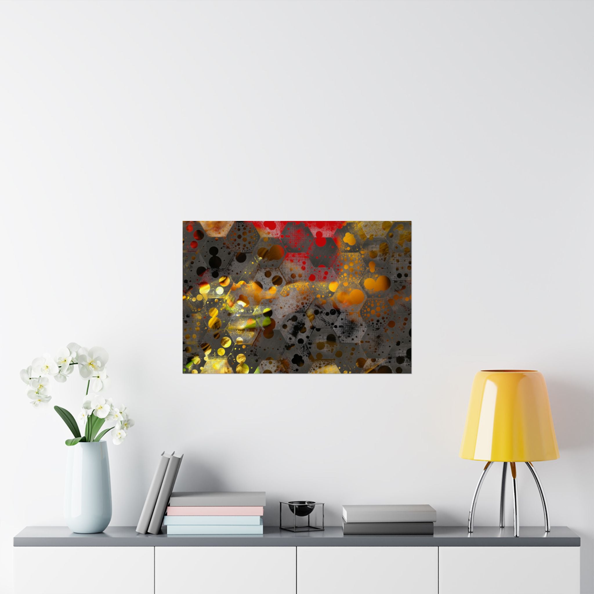 Abstracte matte poster met honingraatpatroon — Geometrische kunst in warme goud- en roesttinten 