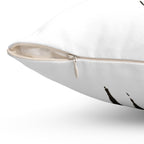 Minimalistisch decoratief kussen met inktpenseel en veren. 