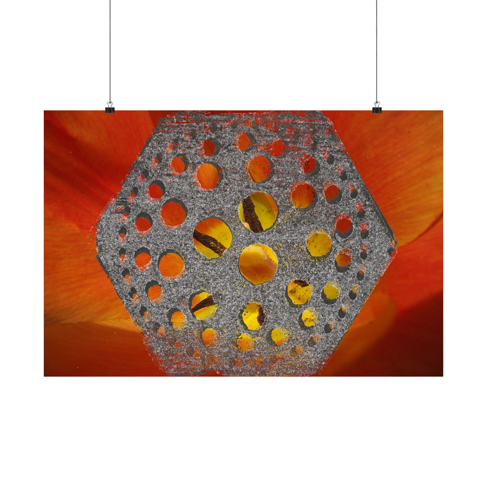 Abstracte matte poster met zeshoekig gatenpatroon | Oranje bloemenachtergrond 